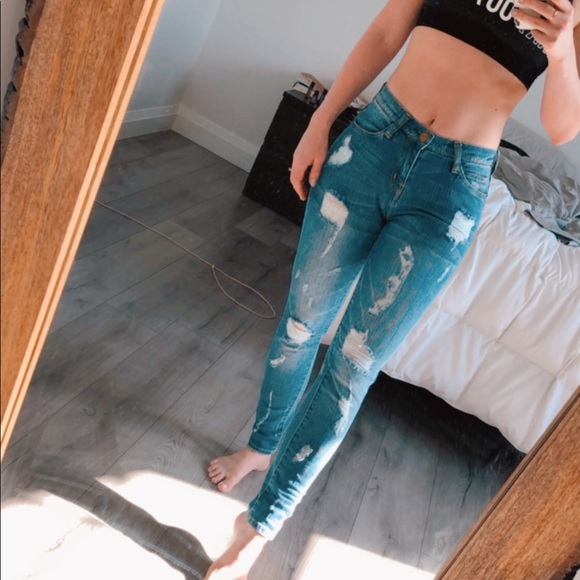 Current/Elliot Aritzia Distressed Jeans| s 26 - Picture 2 of 7